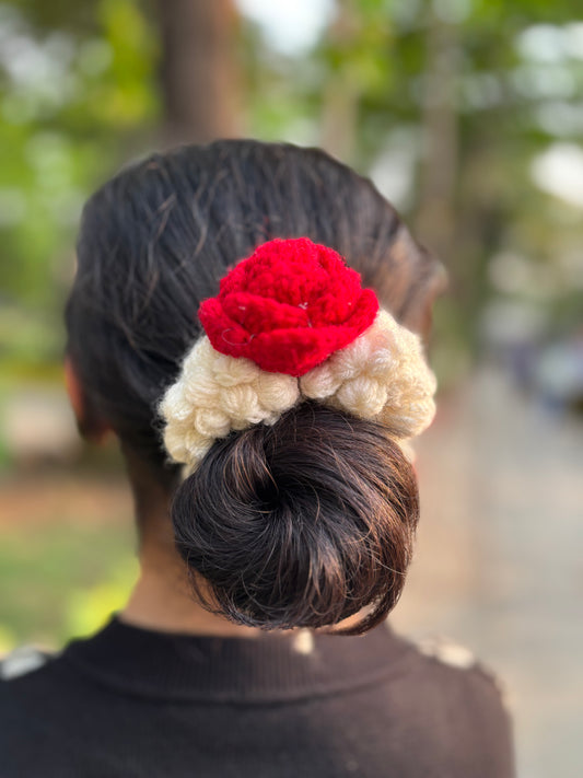 Gajra with Rose
