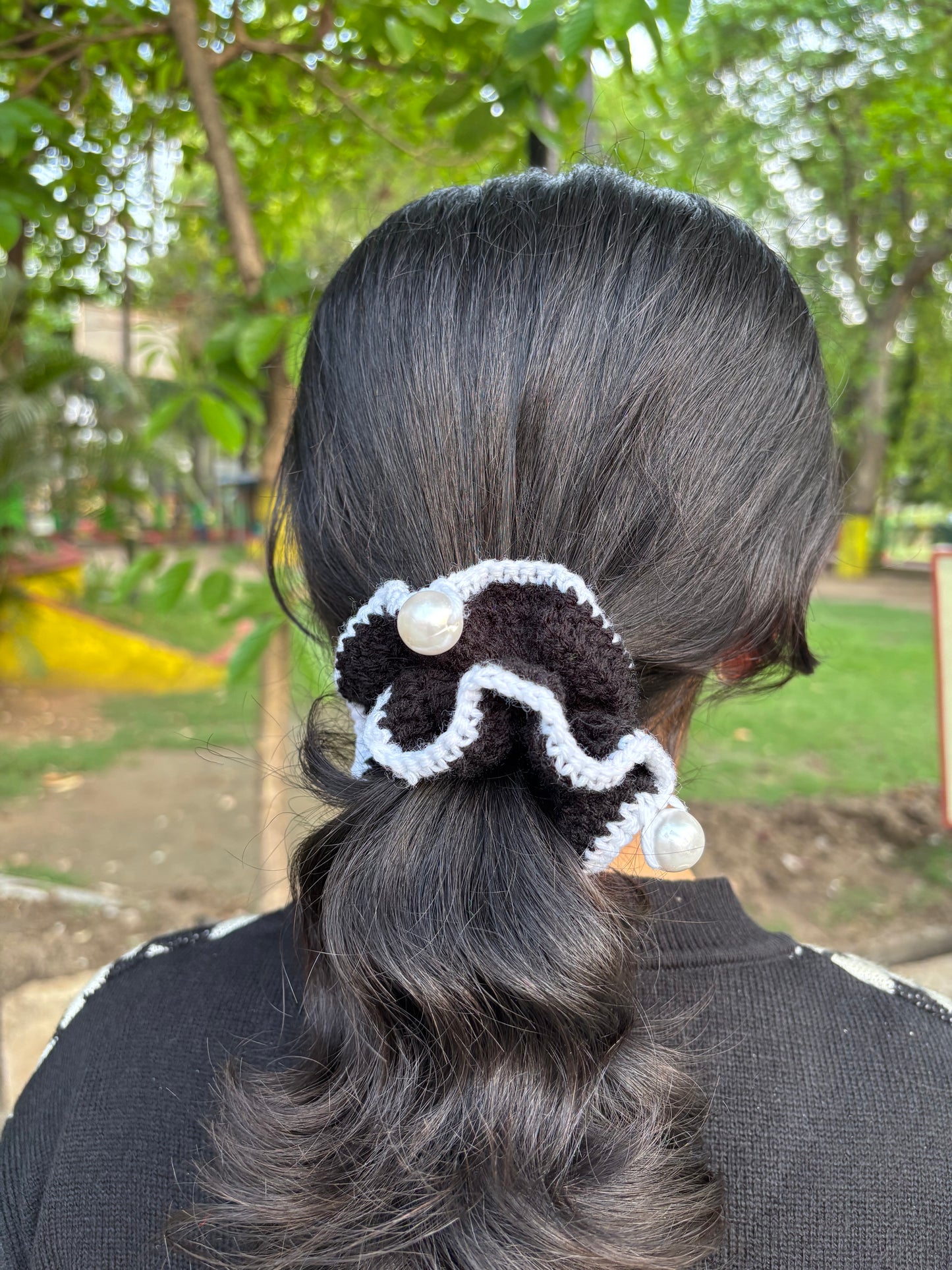 Scrunchy Black and White