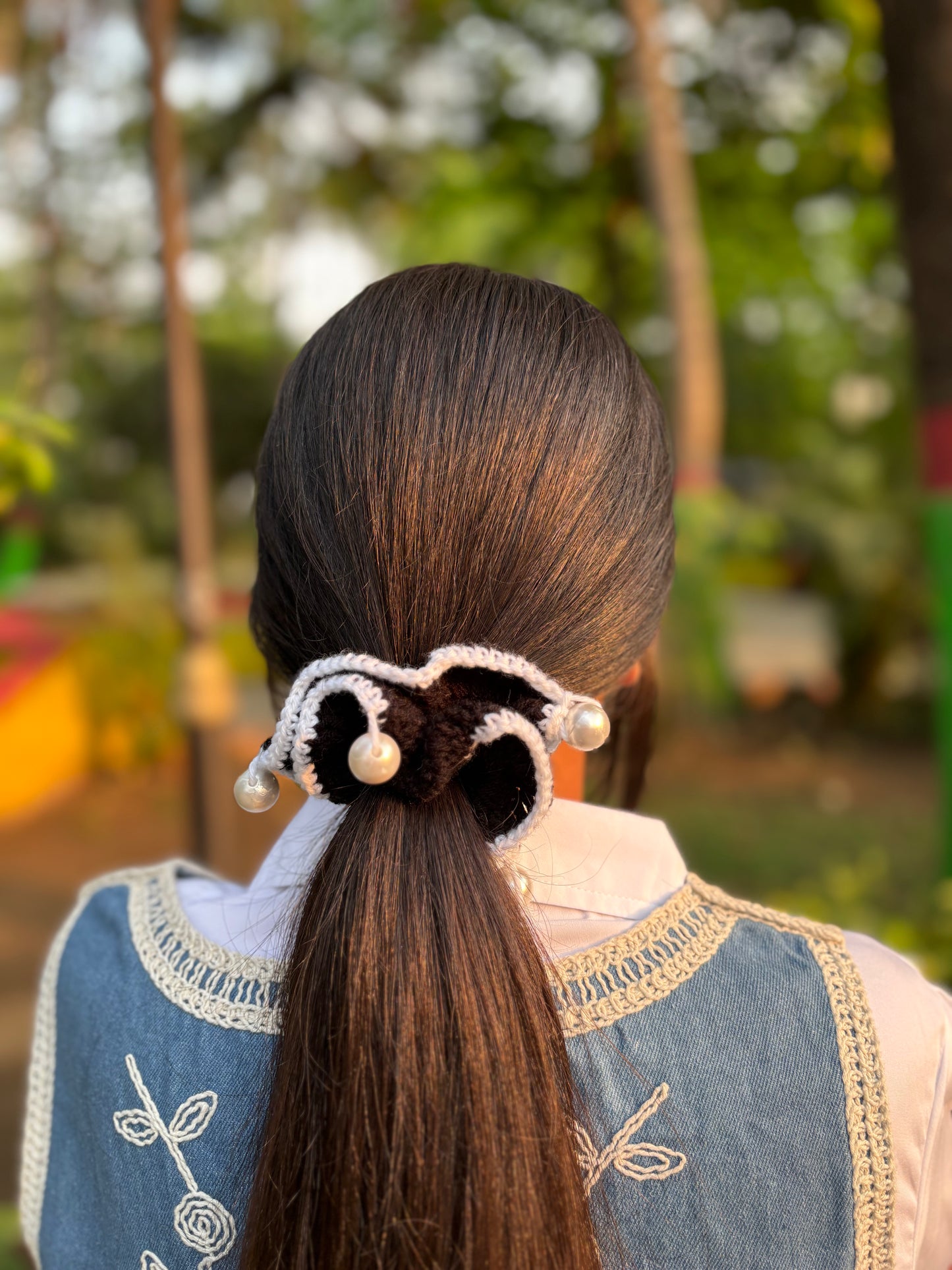 Scrunchy Black and White
