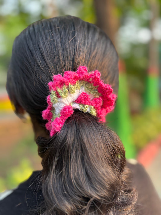 Gajra Scrunchy white and pink
