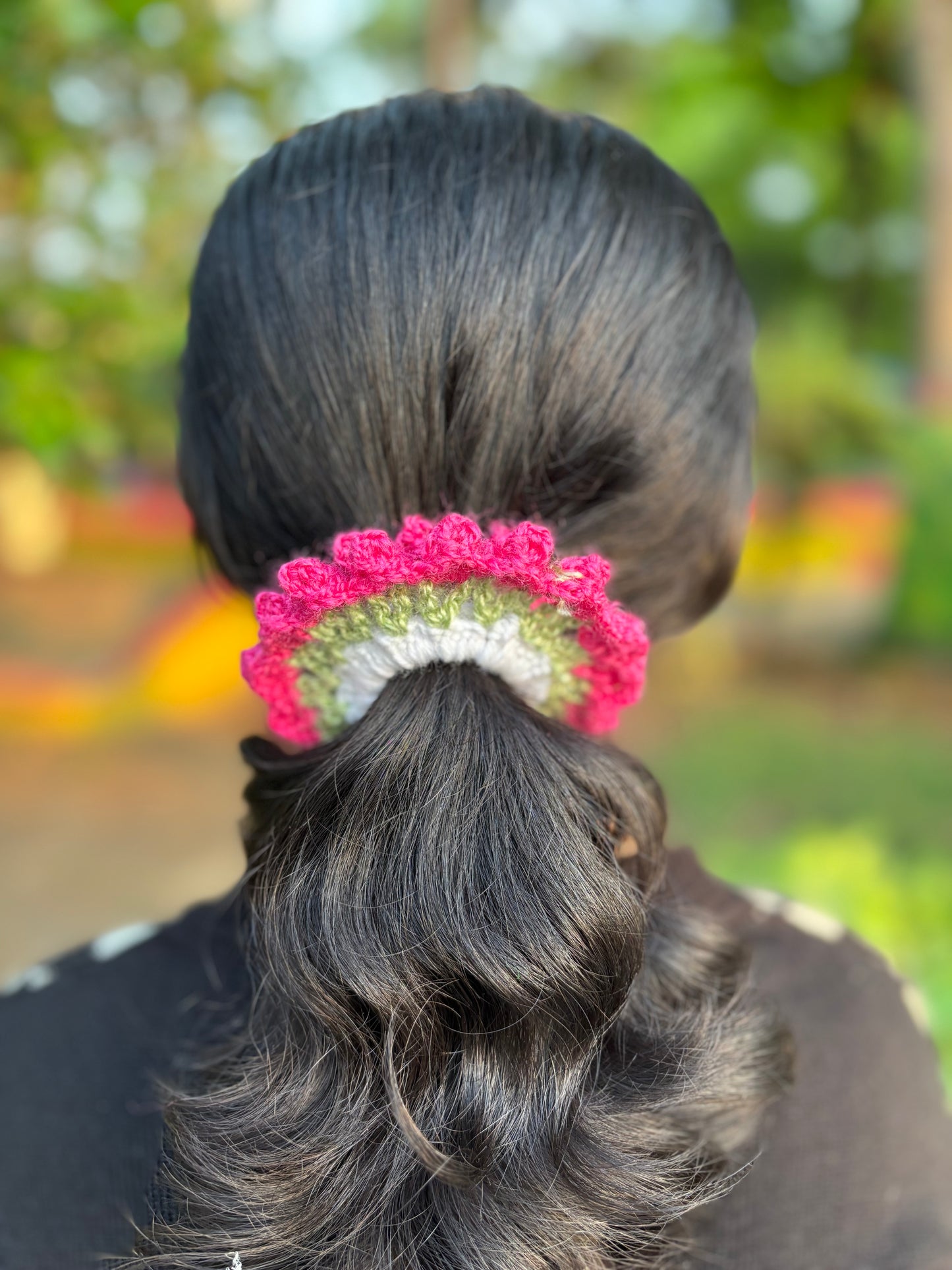 Gajra Scrunchy white and pink
