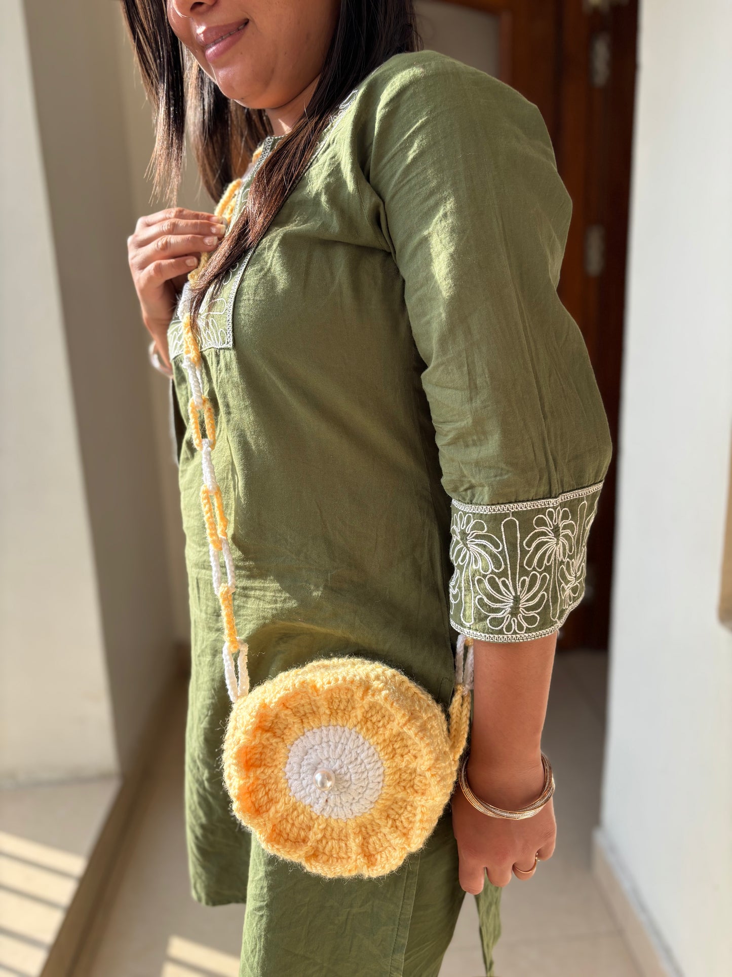 Daisy sling Bag