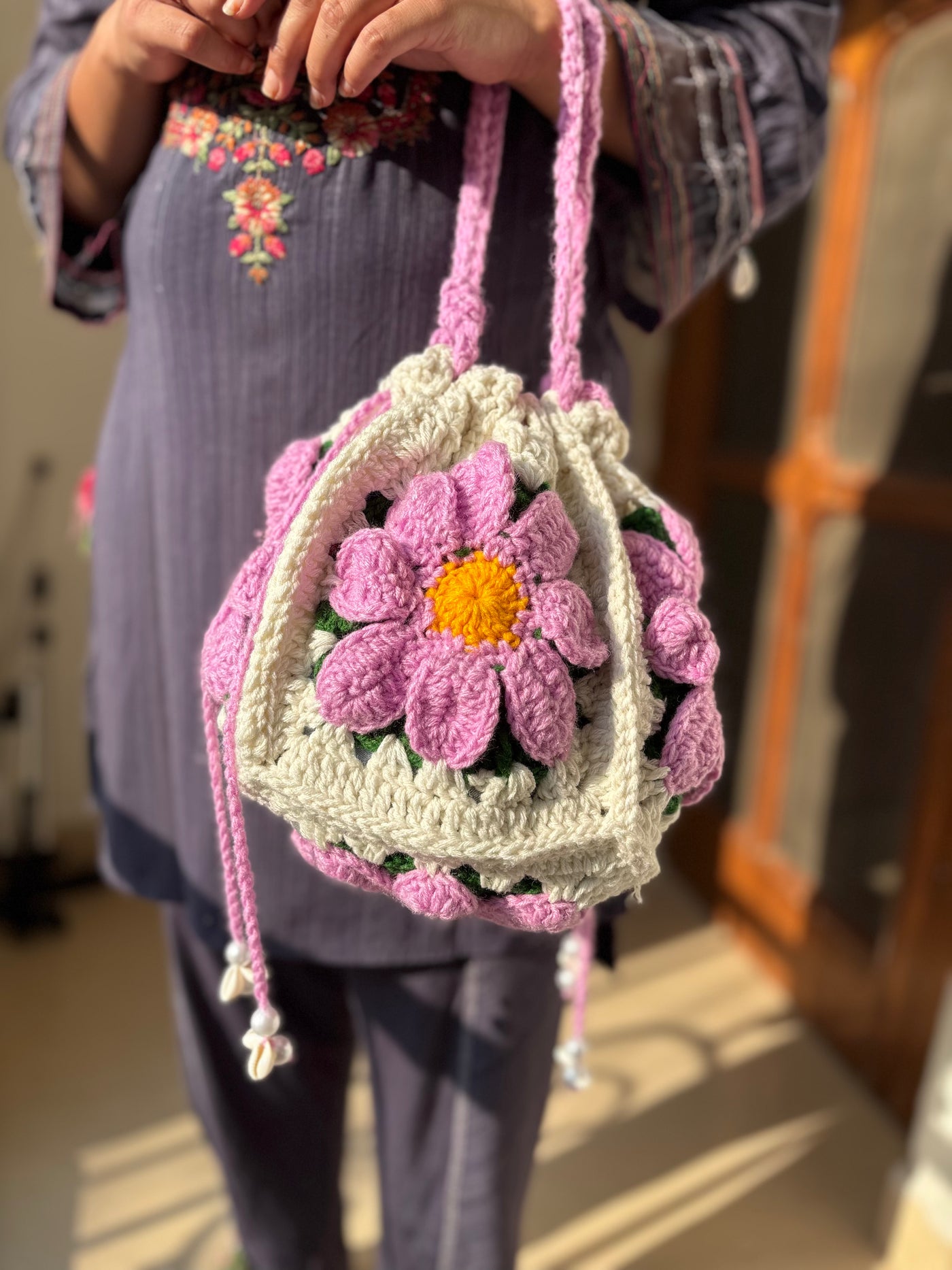 Floral Diasy Carry Bag