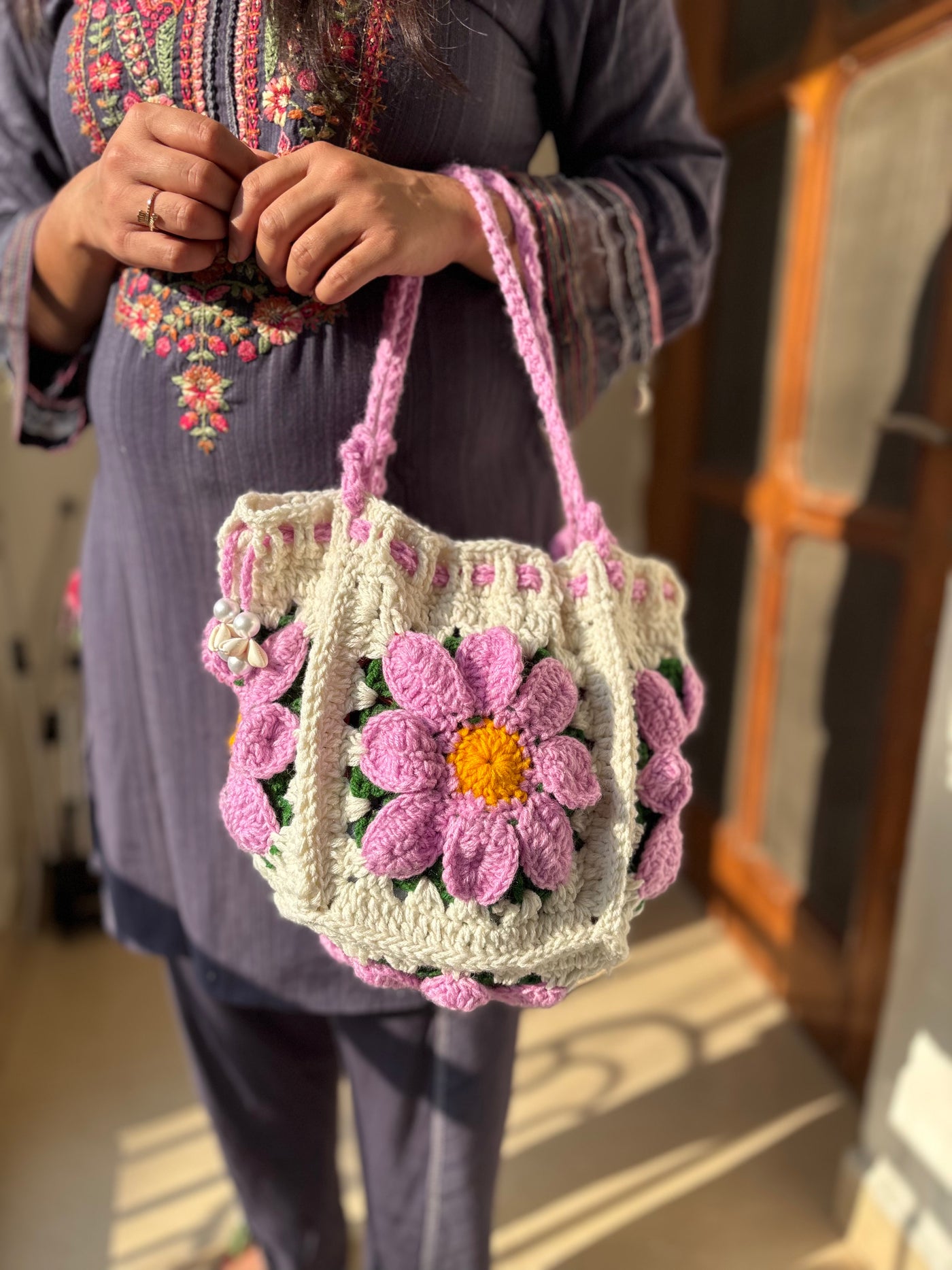 Floral Diasy Carry Bag