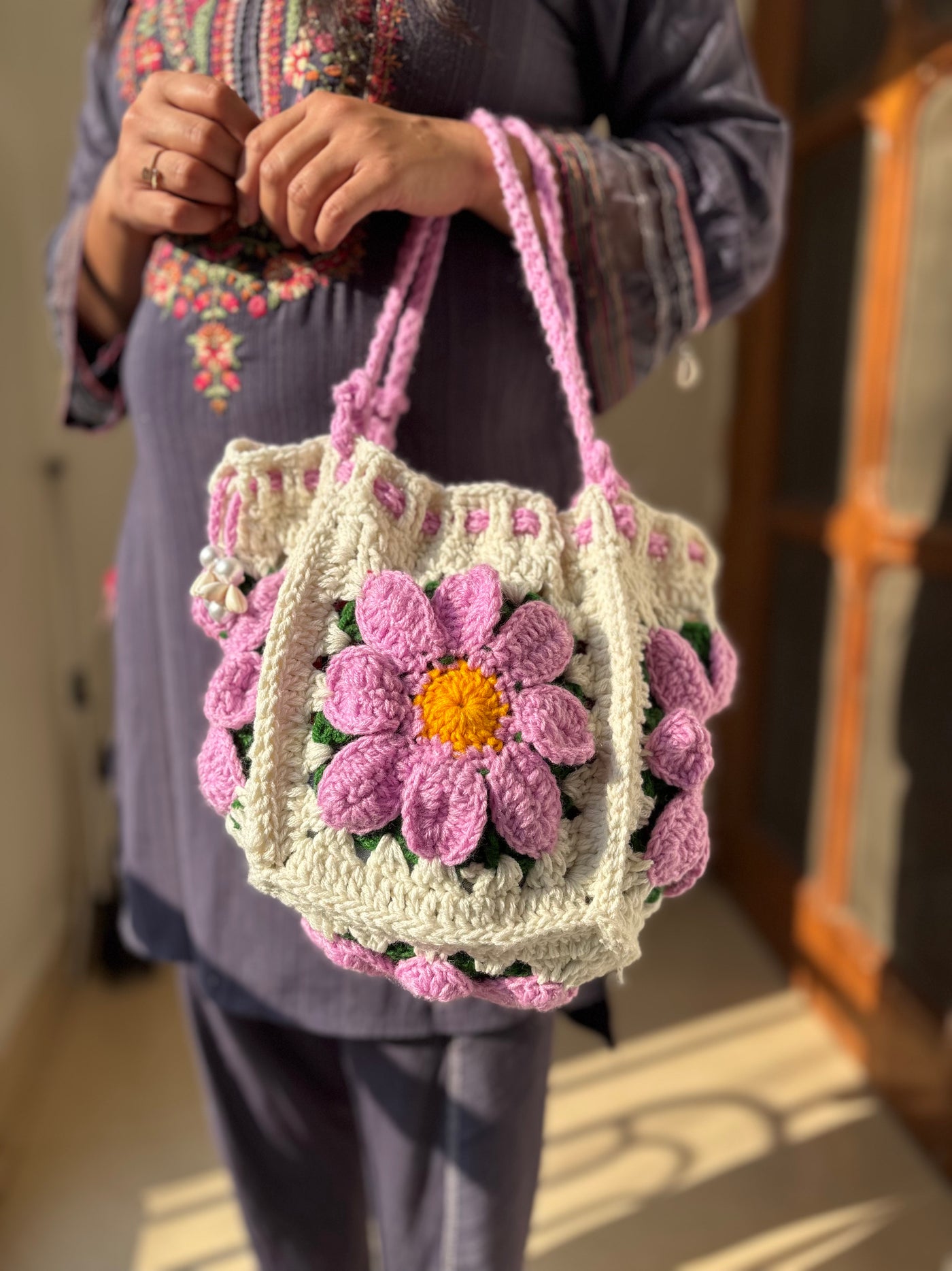 Floral Diasy Carry Bag